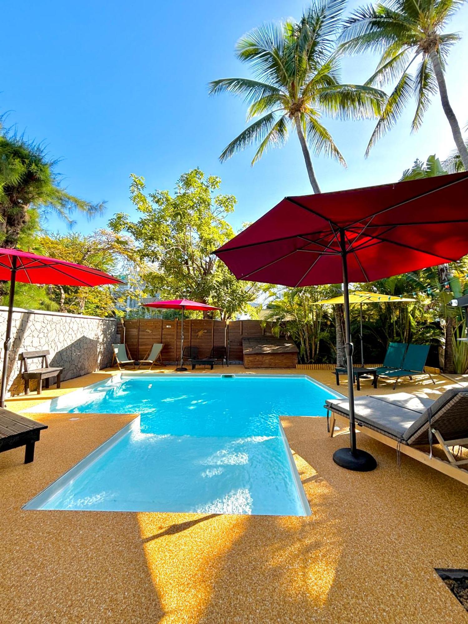 Hotel Coco Island Saint-Gilles Les Bains Exterior photo